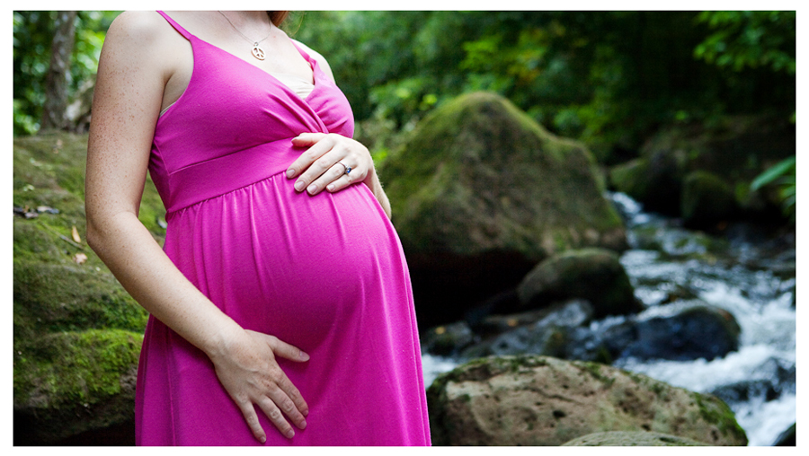 tropical belly photo hawaii maternity photos