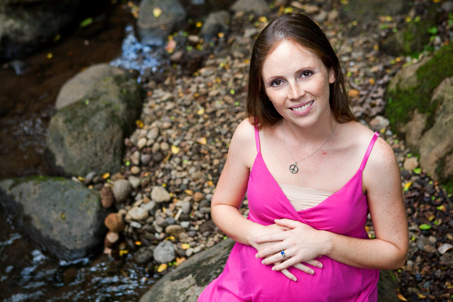 Hawaii maternity photographer waterfall session