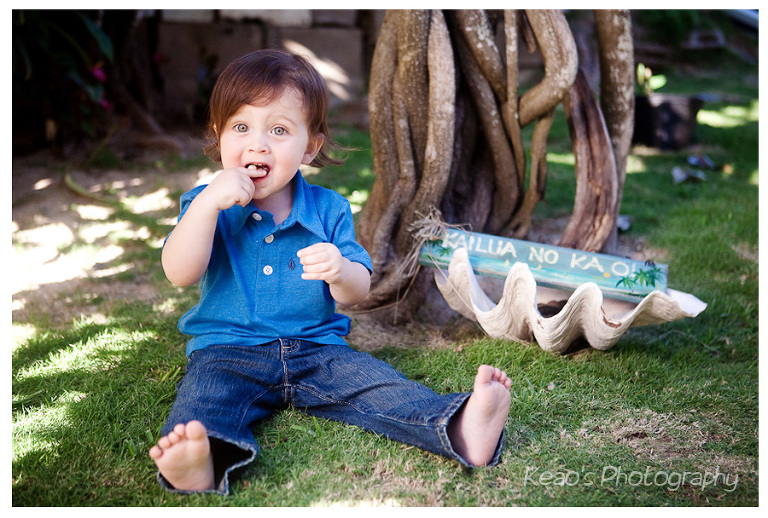 Photo shoot break in Kailua backyard