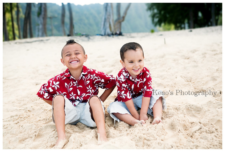 Waimanalo Beach family photographer sneak peek on the sand