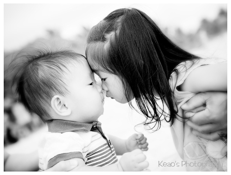 Black and white photo baby session kailua beach