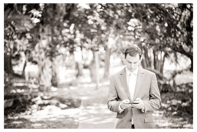 Hawaii first look groom photography