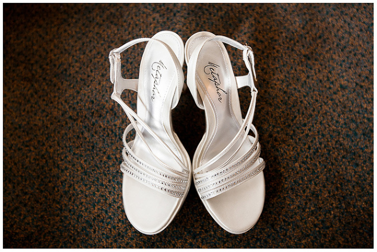 detail shot of wedding sandals willows honolulu hawaii wedding photography by oahu wedding photographer