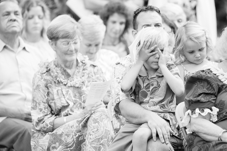 kids and kissing wedding humor