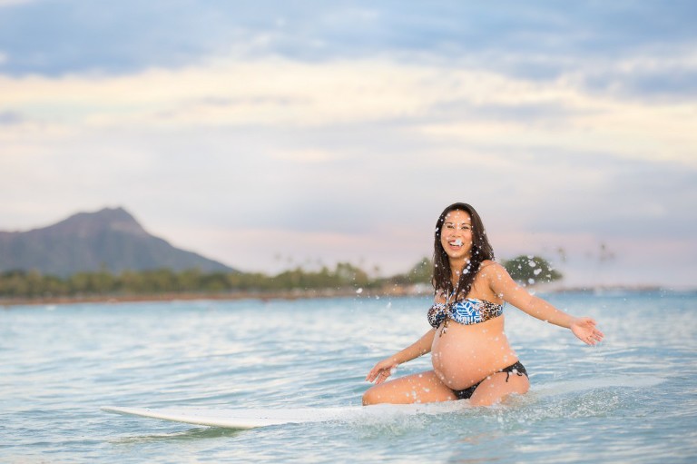 surfing maternity photography with Honolulu Photographer at Ala Moana Beach