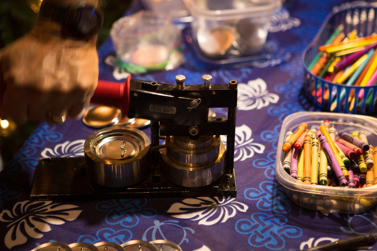 button making for the kids Maui Ocean Center