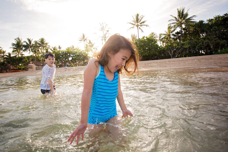 Ko Olina Family Photographer photos with fun