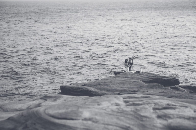suprise proposal in hawaii caught in photos