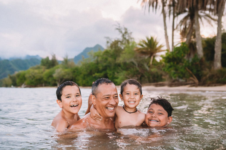 fun family photo at the beach on Oahu