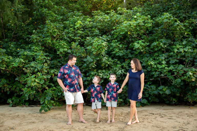 oahu family photographed on beach
